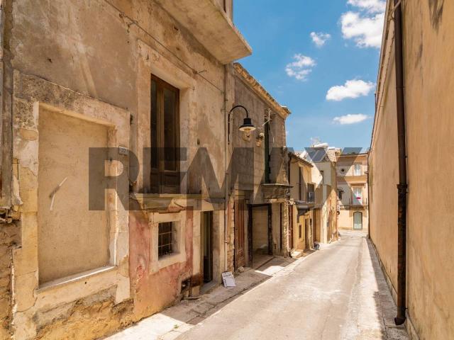 Casa indipendente in vendita a Chiaramonte Gulfi