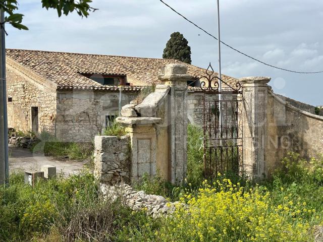 Casa indipendente in vendita a Chiaramonte Gulfi