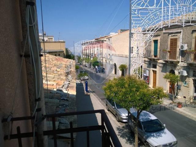 Casa indipendente in vendita a Chiaramonte Gulfi RG