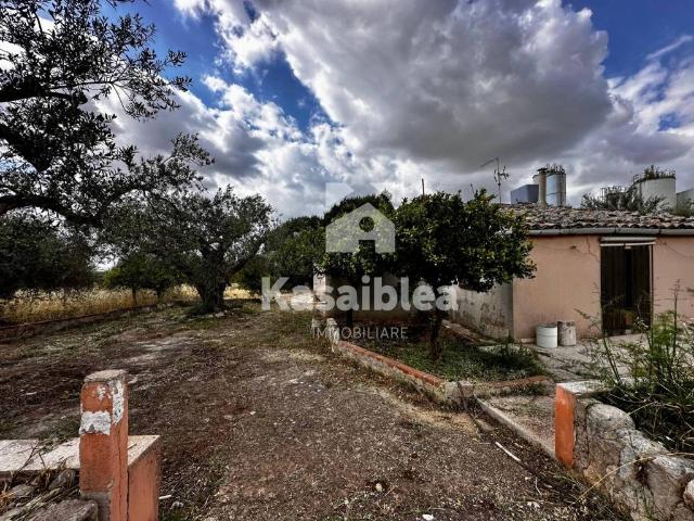 Casa indipendente in vendita a Chiaramonte Gulfi RG