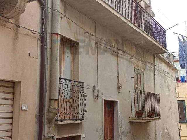 Casa indipendente in vendita a Chiaramonte Gulfi RG