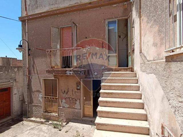 Casa indipendente in vendita a Chiaramonte Gulfi RG