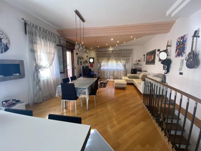 Casa indipendente in vendita a Chioggia, Sottomarina