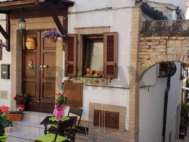 Casa indipendente in vendita a Città Sant'Angelo PE