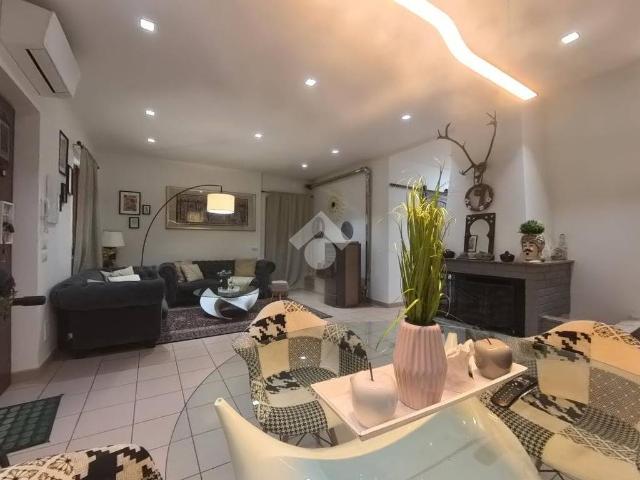 Casa indipendente in vendita a Civitanova Marche MC