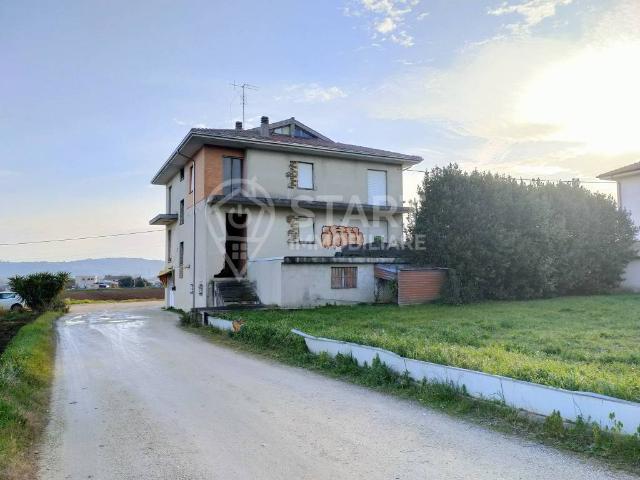 Casa indipendente in vendita a Civitanova Marche MC