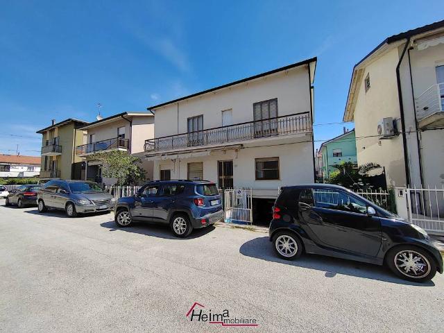 Casa indipendente in vendita a Civitanova Marche MC