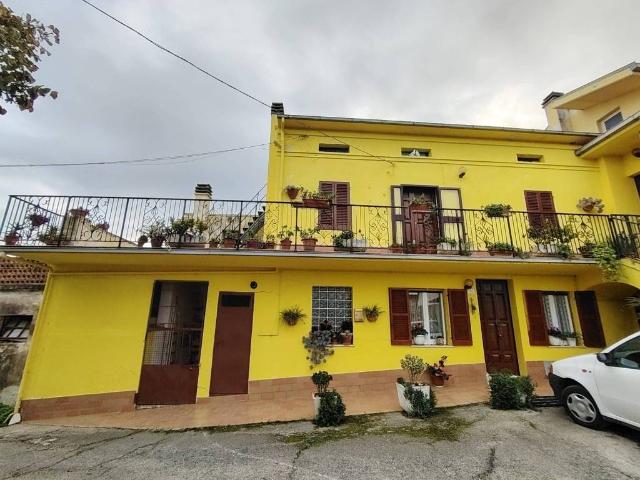 Casa indipendente in vendita a Civitella Casanova PE