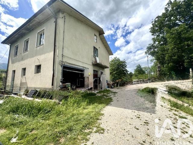Casa indipendente in vendita a Civitella del Tronto TE