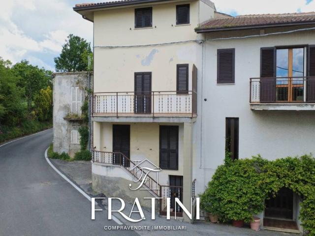 Casa indipendente in vendita a Civitella del Tronto TE