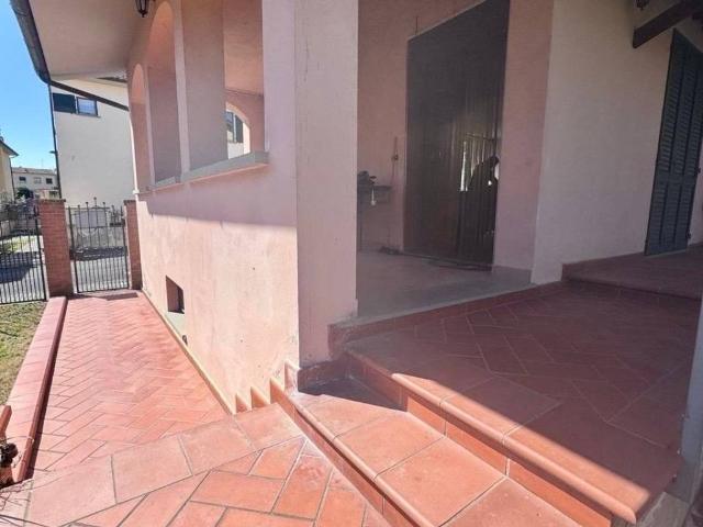Casa indipendente in vendita a Civitella in Val di Chiana AR