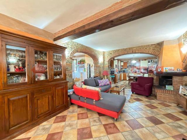 Casa indipendente in vendita a Civitella in Val di Chiana AR