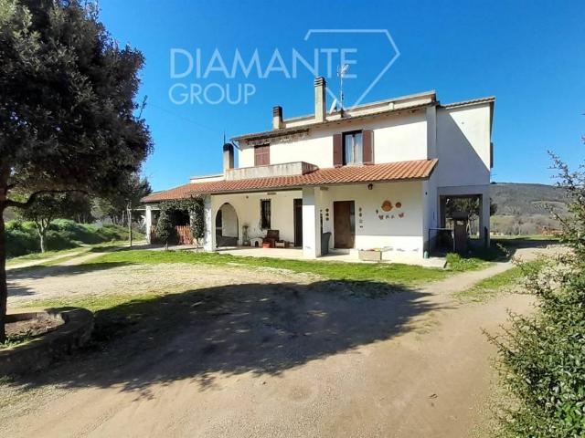 Casa indipendente in vendita a Cinigiano GR
