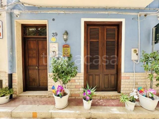 Casa indipendente in vendita a Cinisi via Regina Elena