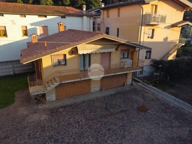 Casa indipendente in vendita a Credaro via Combattenti, 2