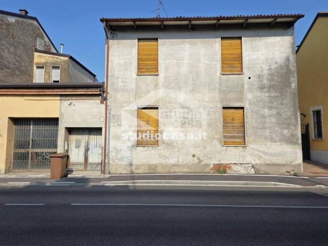 Casa indipendente in vendita a Cremona CR