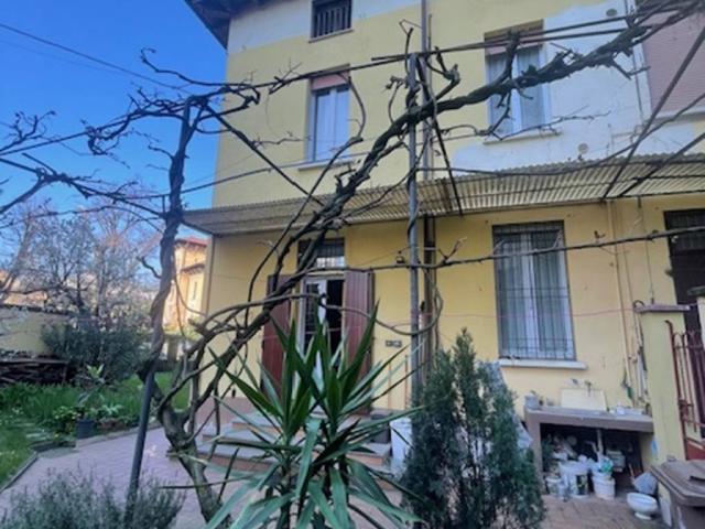 Casa indipendente in vendita a Cremona CR