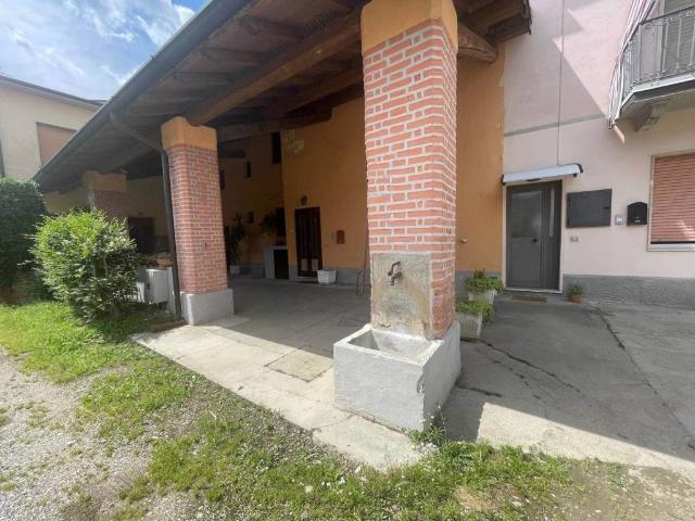 Casa indipendente in vendita a Crespiatica LO