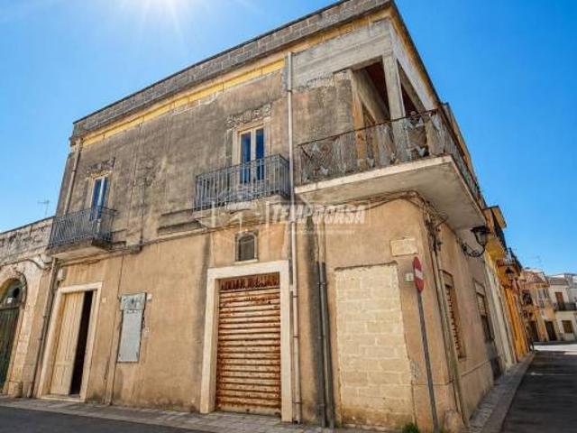 Casa indipendente in vendita a Cutrofiano via Chiusa 8