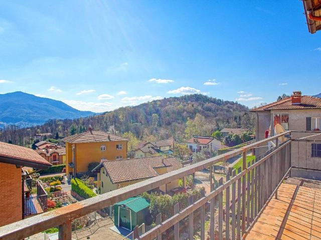 Casa indipendente in vendita a Cuasso al Monte VA