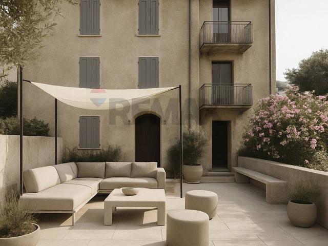 Casa indipendente in vendita a Cuasso Al Monte