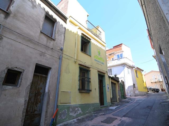 Casa indipendente in vendita a Cuglieri via marconi 9