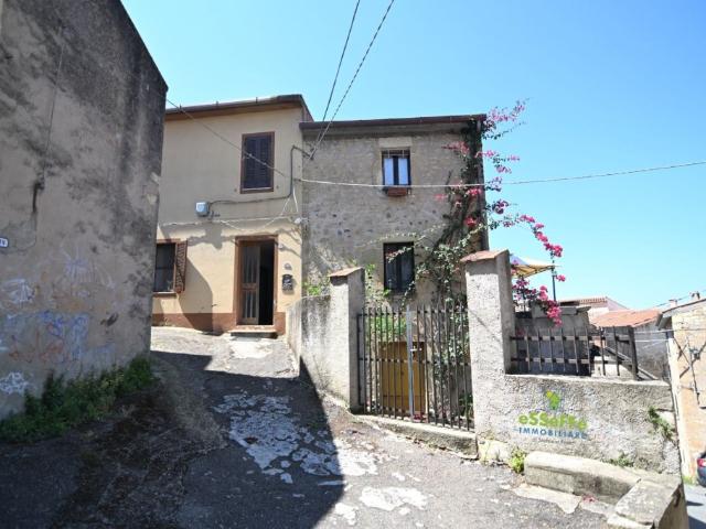 Casa indipendente in vendita a Cuglieri via carchero 2