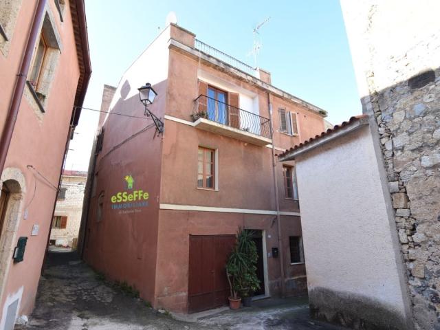 Casa indipendente in vendita a Cuglieri via toselli 3