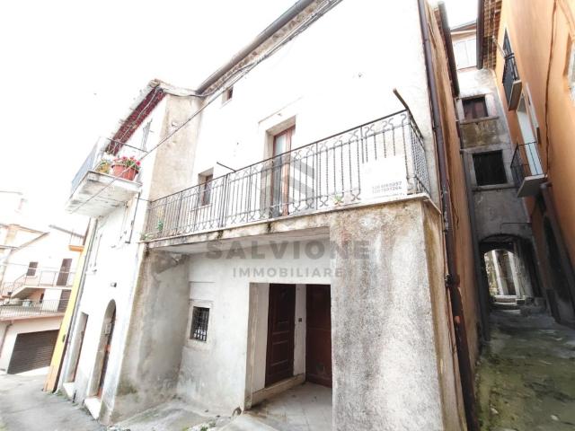 Casa indipendente in vendita a Cusano Mutri via San Giovanni