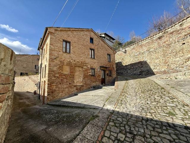 Casa indipendente in vendita a Amandola FM