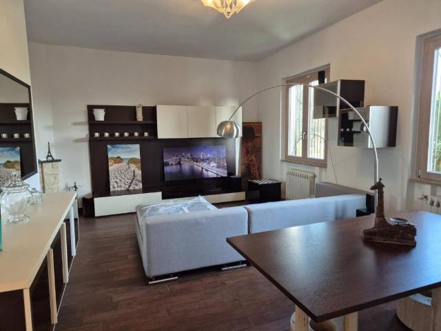 Casa indipendente in vendita a Ameglia SP