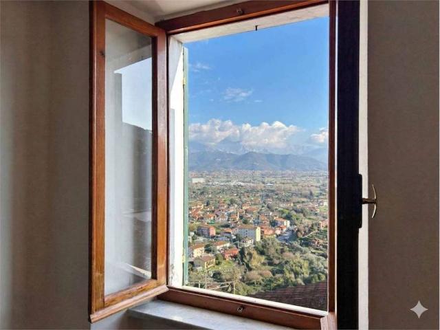 Casa indipendente in vendita a Ameglia SP