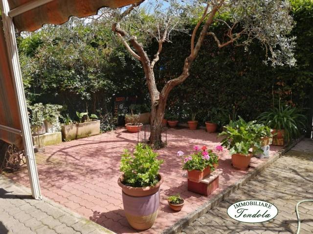Casa indipendente in vendita a Ameglia SP