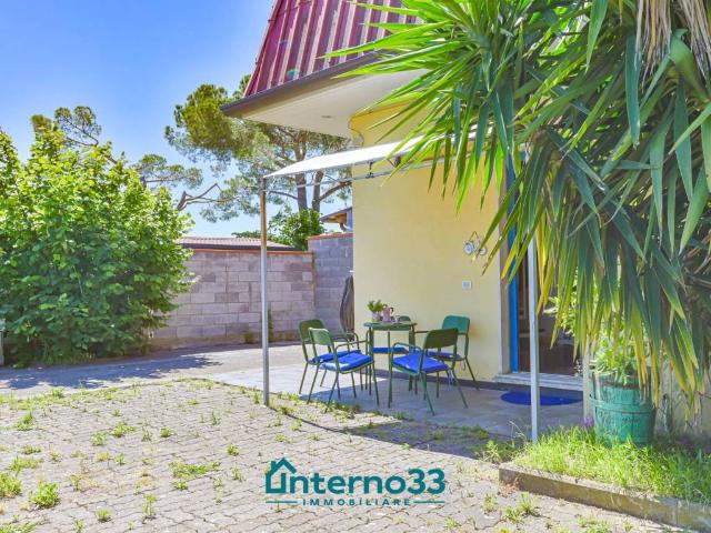 Casa indipendente in vendita a Ameglia SP