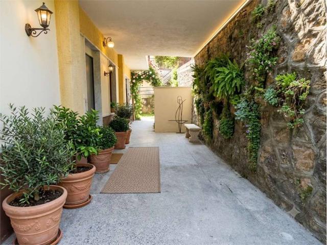 Casa indipendente in vendita a Ameglia SP