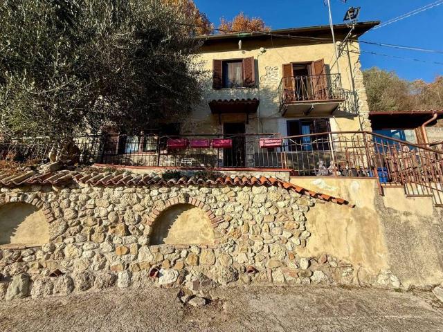 Casa indipendente in vendita a Antrodoco RI