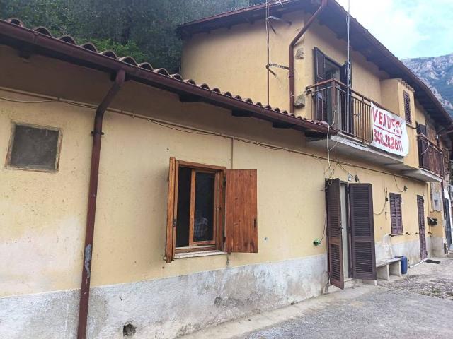 Casa indipendente in vendita a Antrodoco RI