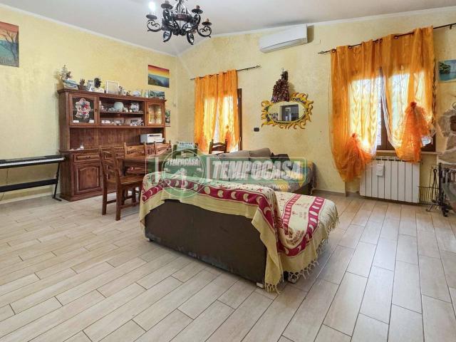 Casa indipendente in vendita a Anguillara Sabazia