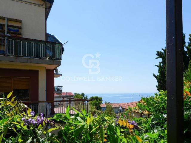 Casa indipendente in vendita a Aci Castello CT