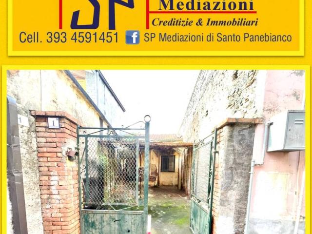 Casa indipendente in vendita a Aci Catena CT