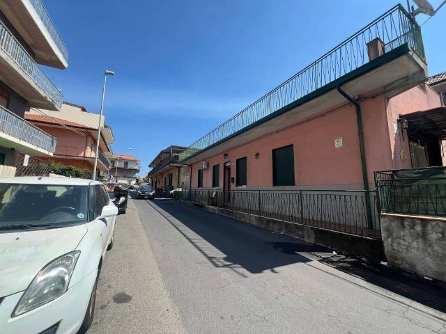 Casa indipendente in vendita a Aci Sant'Antonio CT