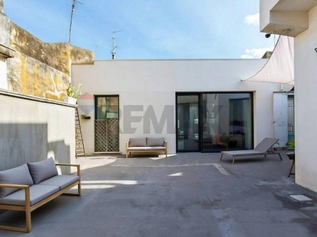 Casa indipendente in vendita a Aci Sant'Antonio CT