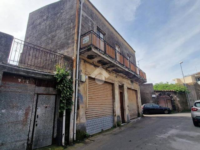 Casa indipendente in vendita a Aci Sant'Antonio CT