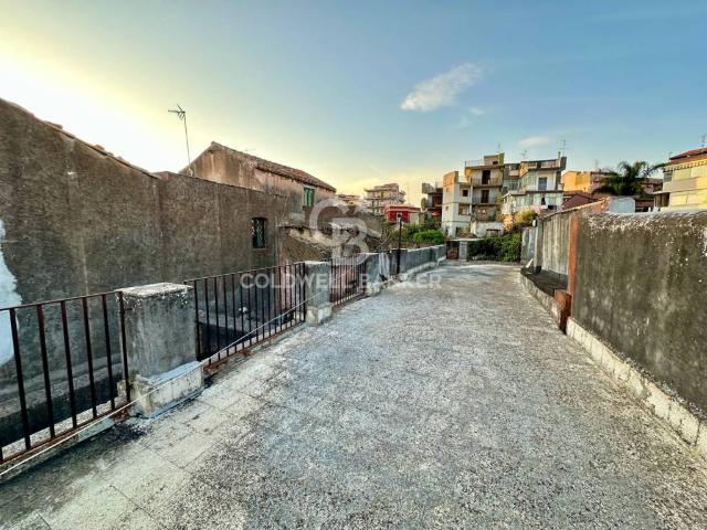 Casa indipendente in vendita a Acireale CT