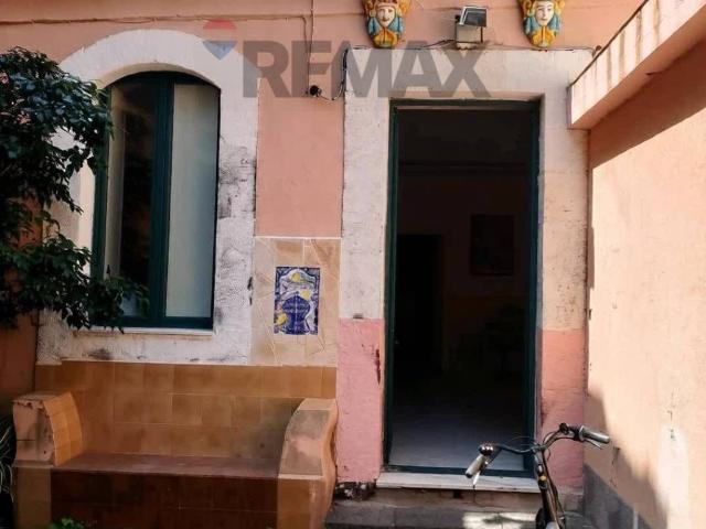 Casa indipendente in vendita a Acireale CT