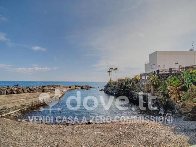 Casa indipendente in vendita a Acireale CT
