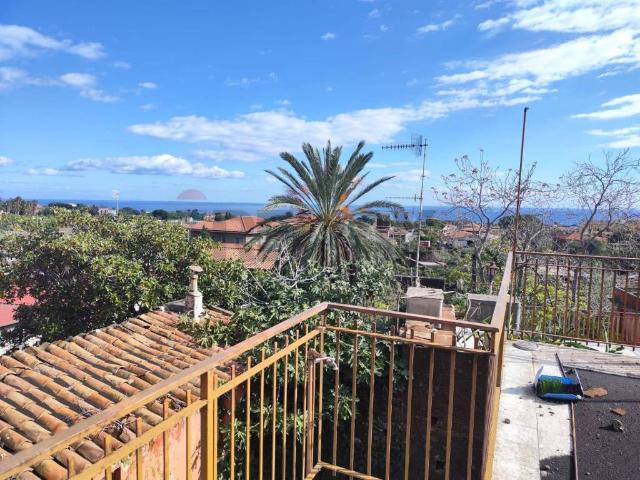 Casa indipendente in vendita a Acireale CT
