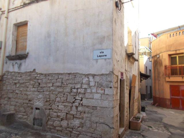 Casa indipendente in vendita a Acquaviva delle Fonti BA