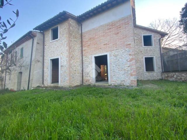 Casa indipendente in vendita a Acquasparta TR
