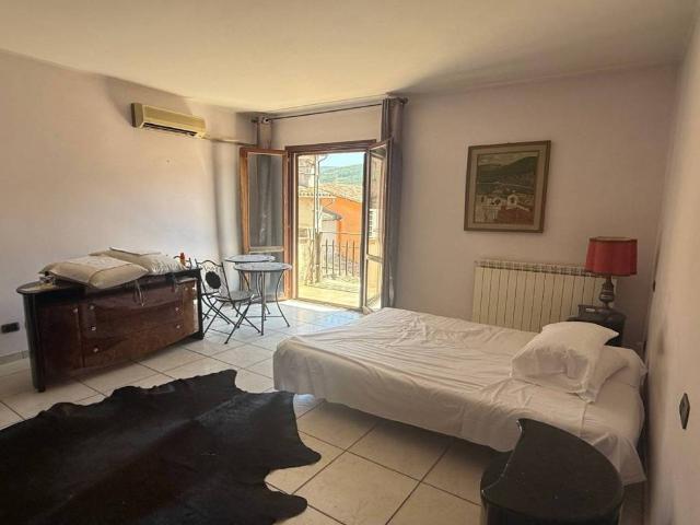 Casa indipendente in vendita a Acquasparta TR
